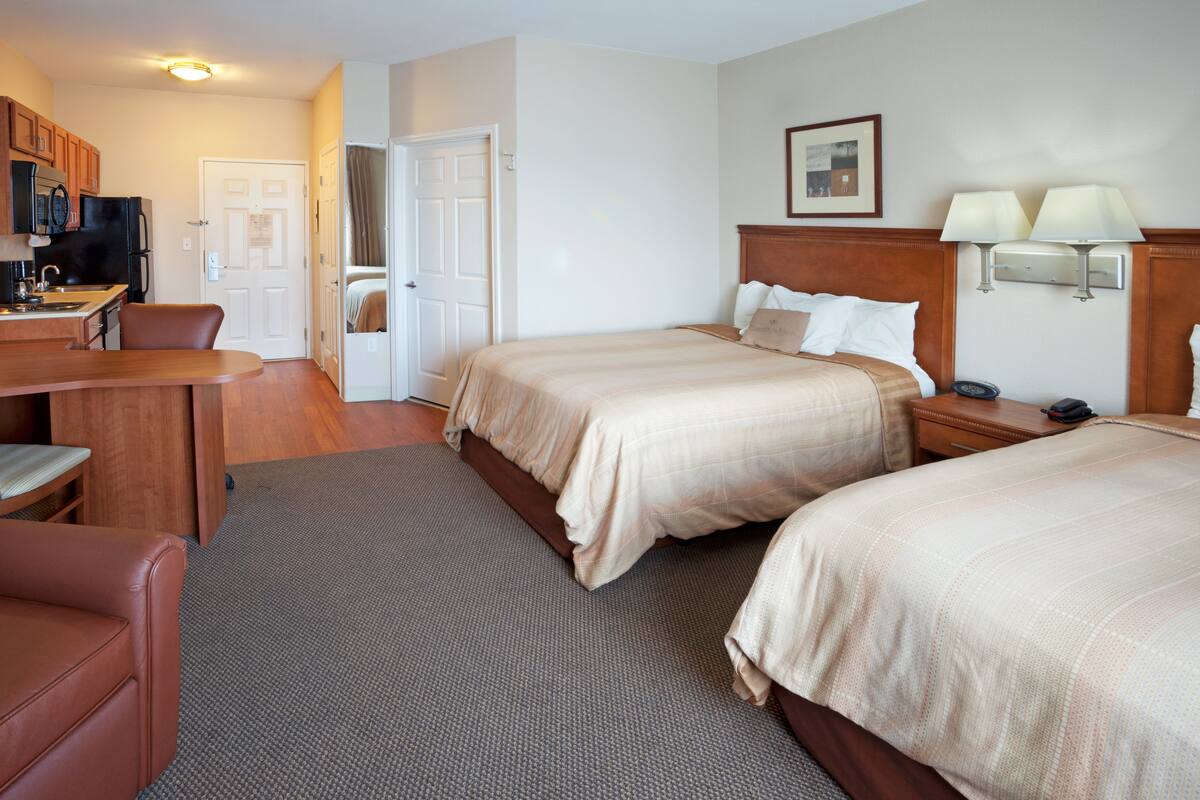 In-room safe, desk, iron/ironing board, rollaway beds