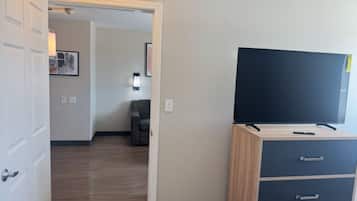 In-room safe, desk, iron/ironing board, rollaway beds (surcharge)