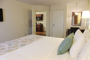 Premium bedding, in-room safe, desk, iron/ironing board