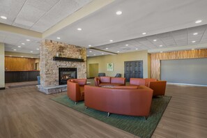 Lobby - MainStay Suites Fitchburg - Madison (Madison)