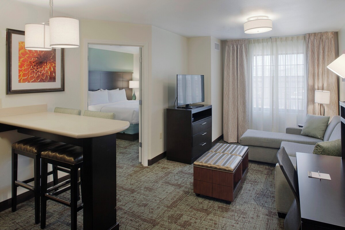Suite, 1 Bedroom, Kitchen (1 King Bed, Sofa Bed) | In-room safe, desk, iron/ironing board, free cots/infant beds