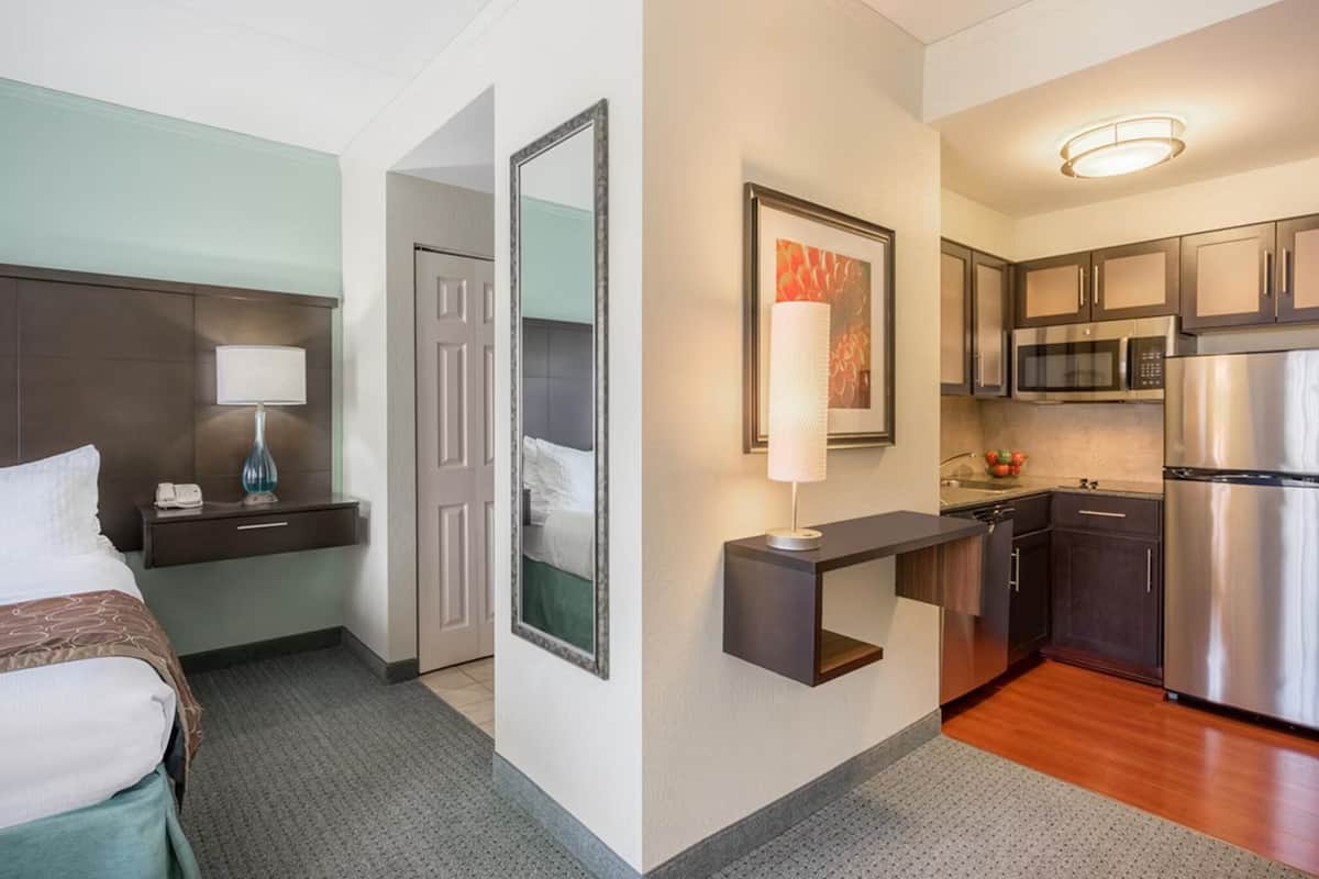 In-room safe, desk, soundproofing, iron/ironing board