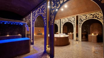 Couples treatment room(s), sauna, hot tub, steam room