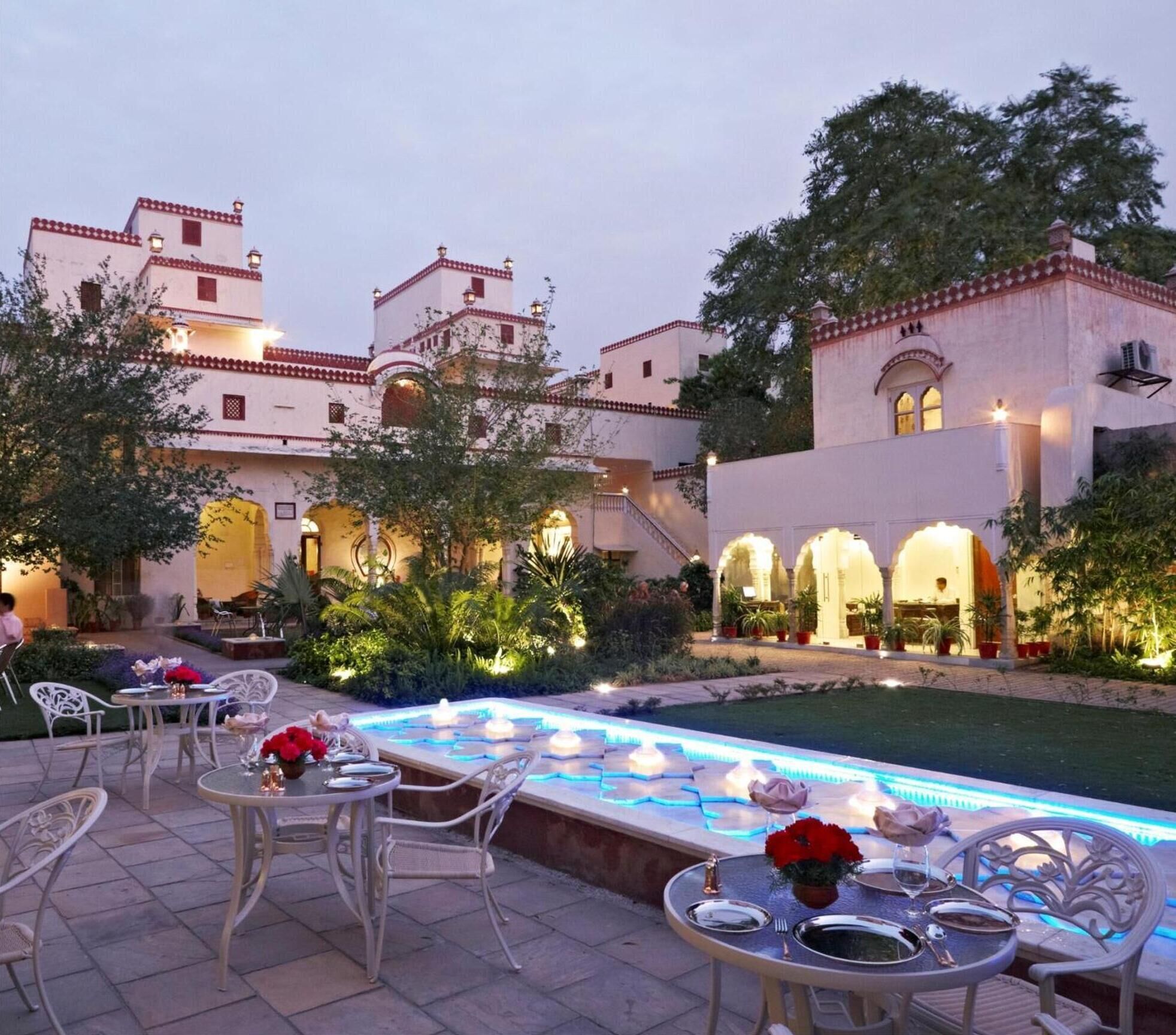 Outdoor pool, pool loungers