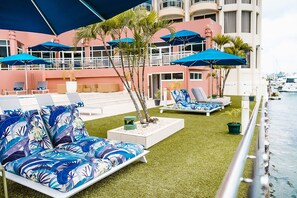 Sun deck - Grand Hotel and Casino (Port Vila)