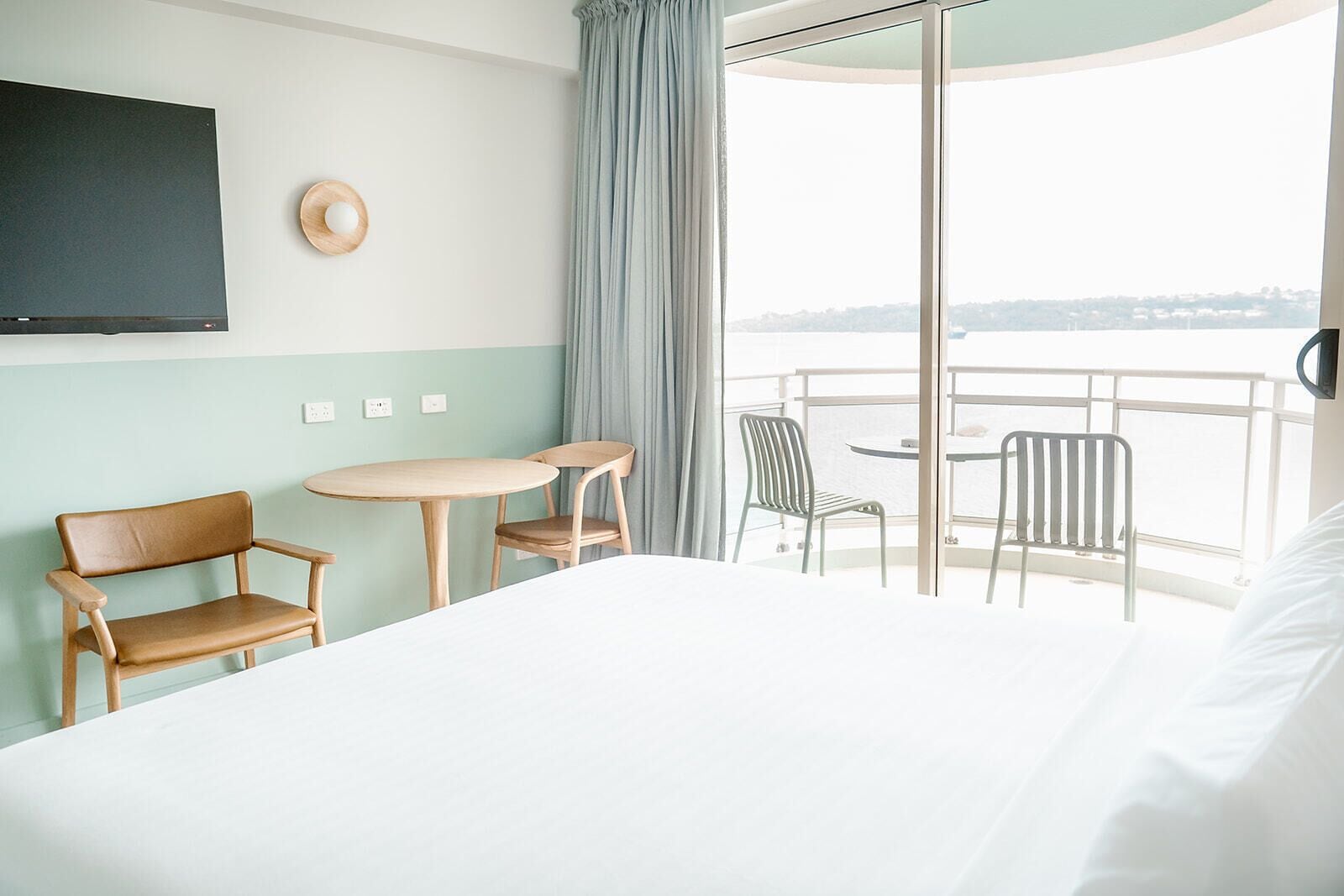 deluxe room, harbour view | 1 bedroom, premium bedding, in-room safe, desk