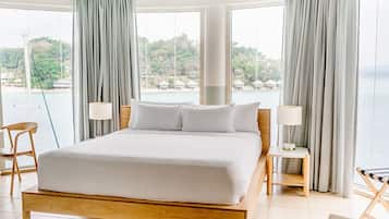 1 bedroom, premium bedding, in-room safe, desk