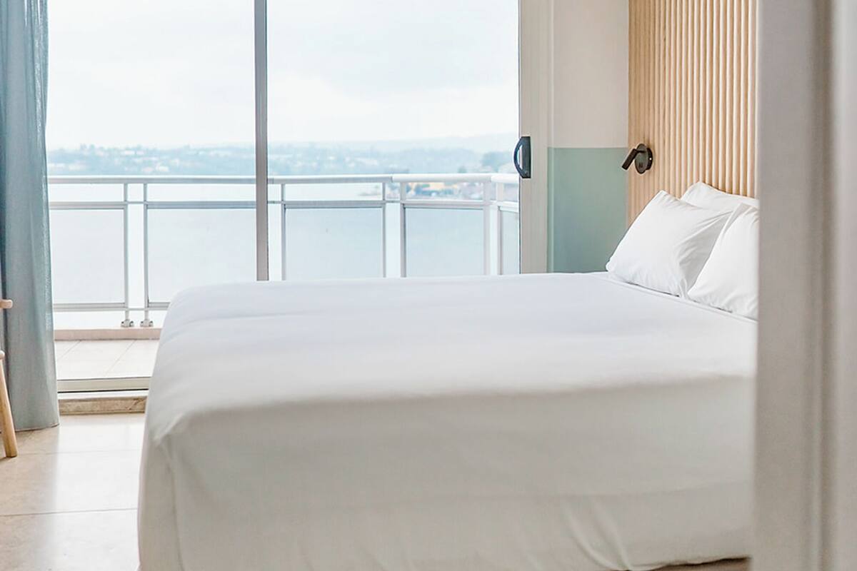 suite, harbour view | 1 bedroom, premium bedding, in-room safe, desk