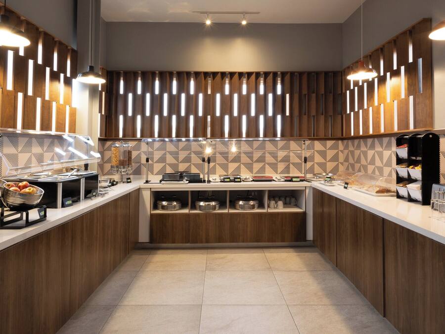 Desayuno de autoservicio incluido todos los días