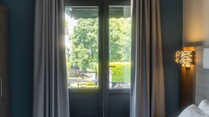スタンダード ルーム クイーンベッド 1 台 バルコニー シティビュー (Central Building) | デスク、ノートパソコン用作業スペース、防音設備、アイロン / アイロン台