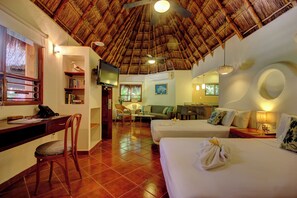 Bungalow, 2 lits doubles, cuisine | Literie de qualité, coffre-fort, décor unique, ameublement unique