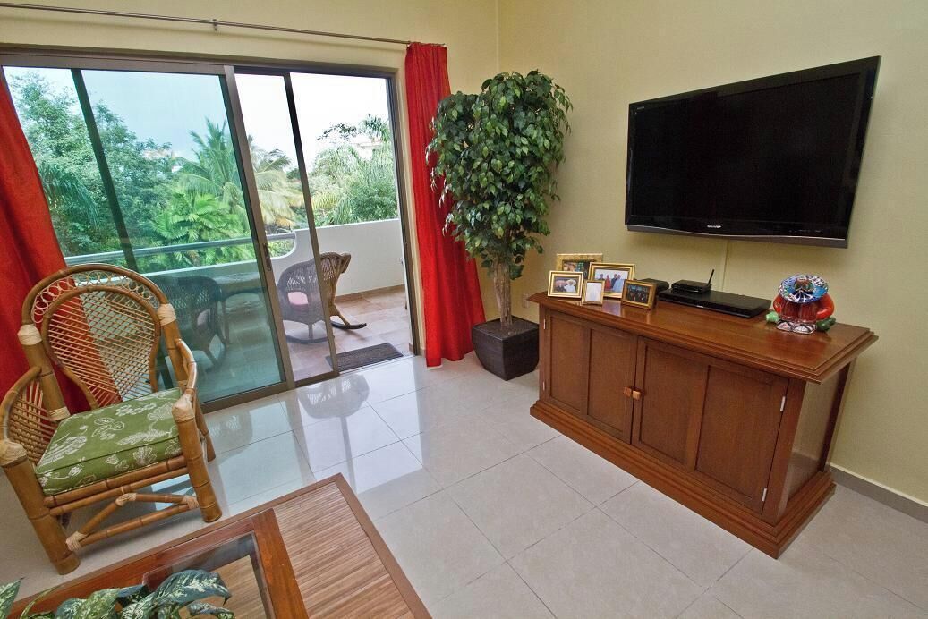 family apartment, 2 bedrooms, garden view (#202) | living area | 40-inch flat-screen tv with digital channels, tv