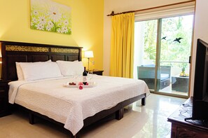 Palmar 2 bedroom garden view #203 | Premium bedding, in-room safe, individually decorated - Riviera Maya Suites (Playa del Carmen)