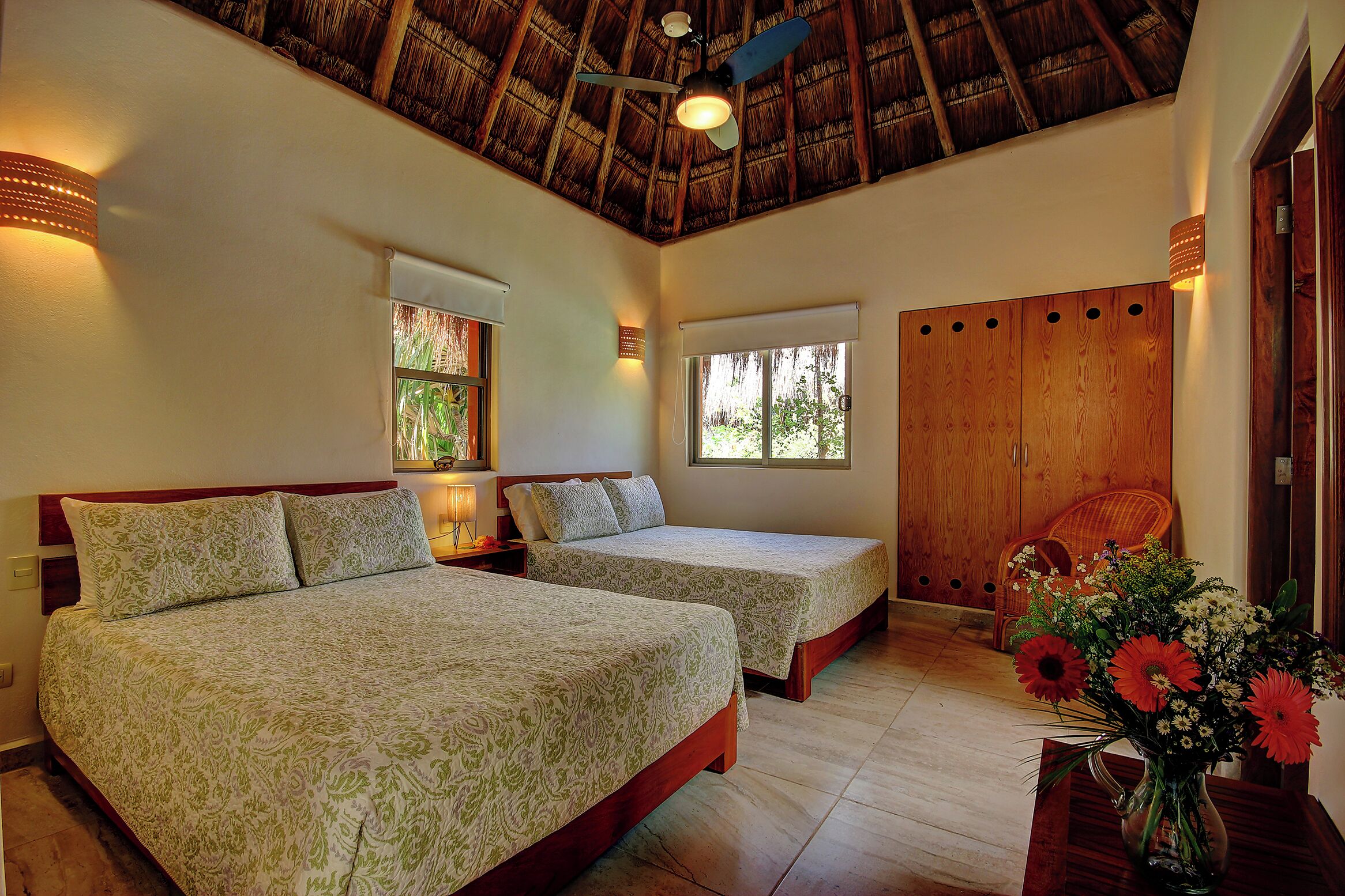 Bungalow, 2 tweepersoonsbedden, keuken | Luxe beddengoed, een kluis op de kamer, individueel gedecoreerd