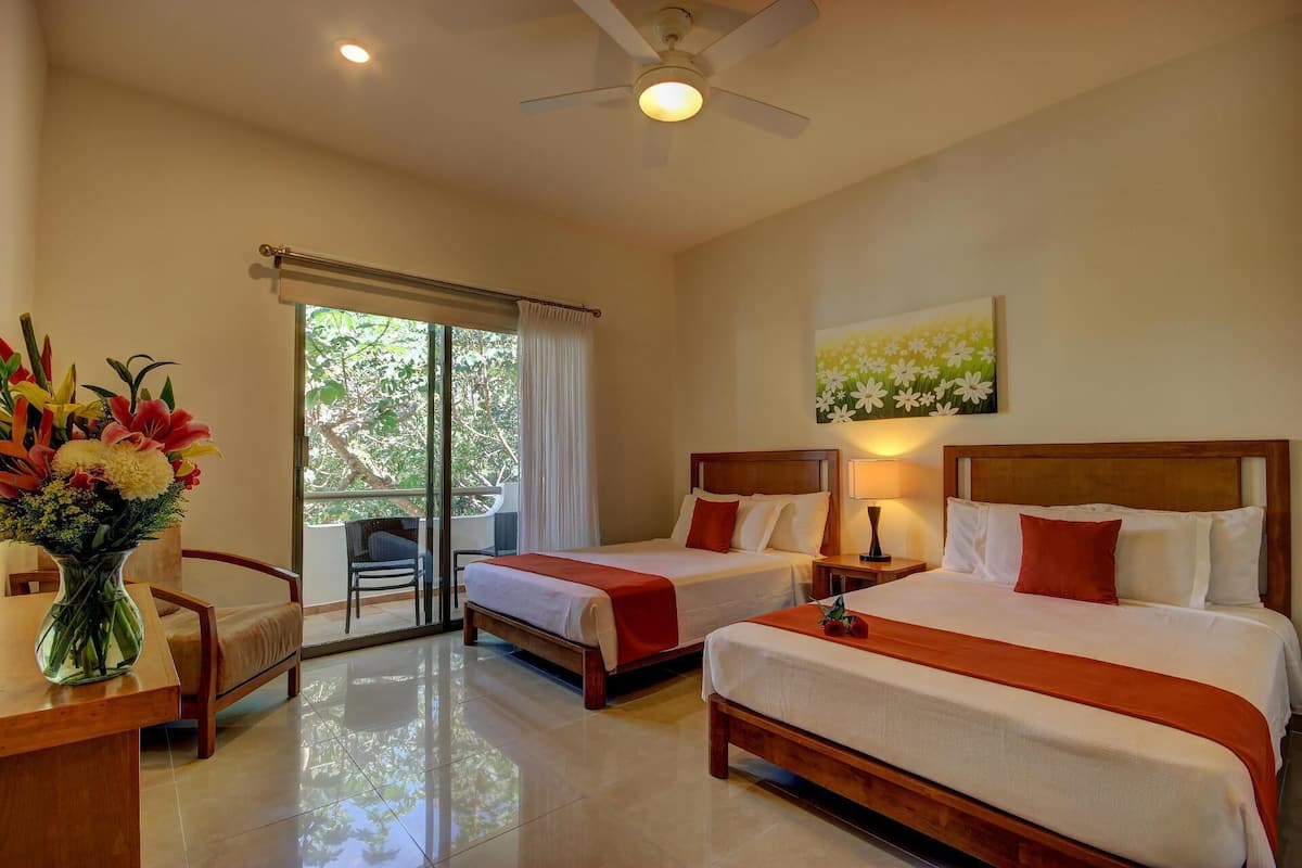 Premium bedding, in-room safe, individually decorated