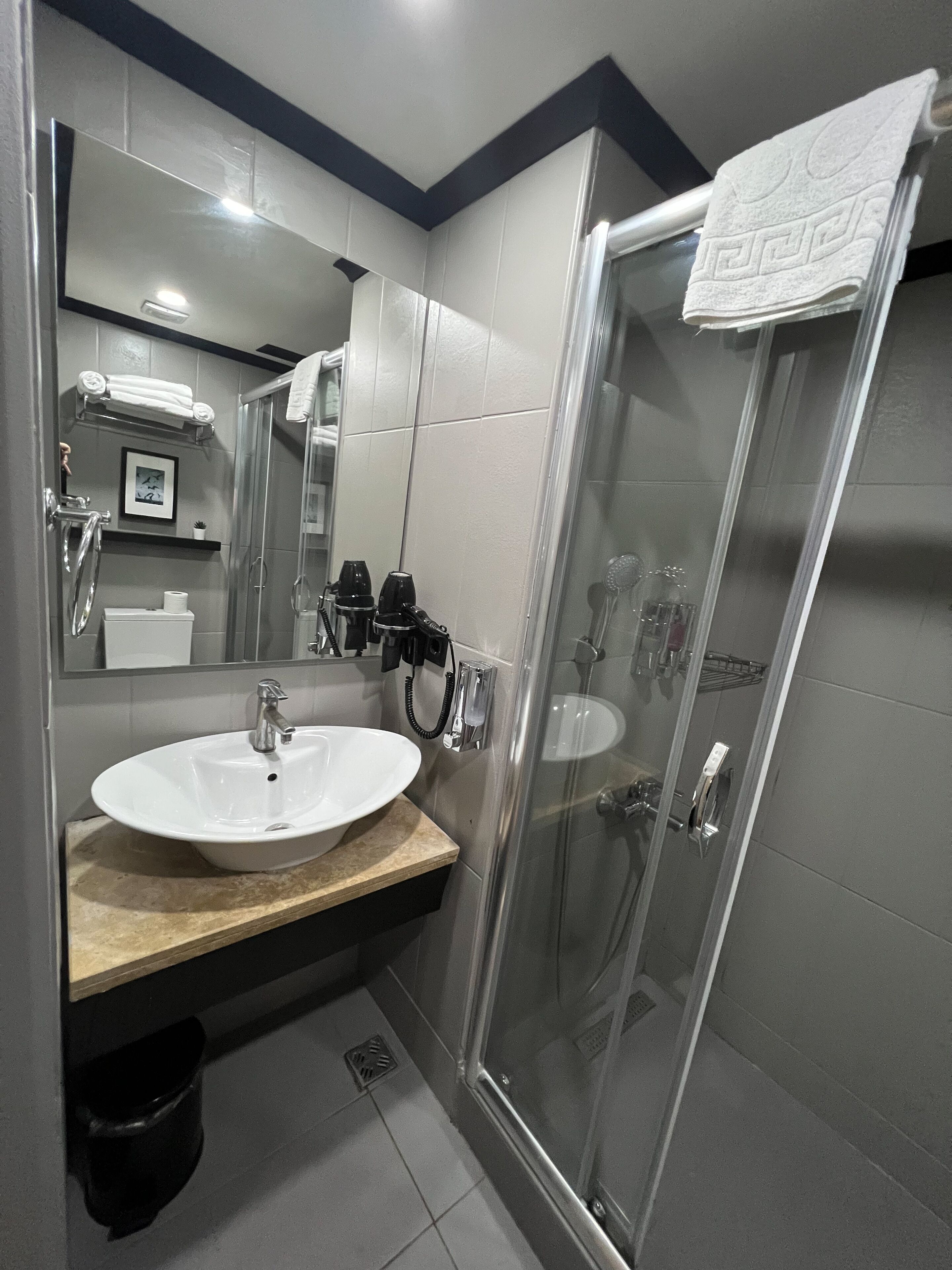 Standard Triple Room | Premium bedding, minibar, in-room safe, desk