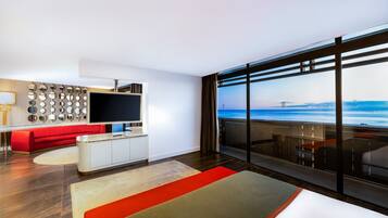 1 bedroom, minibar, in-room safe, desk