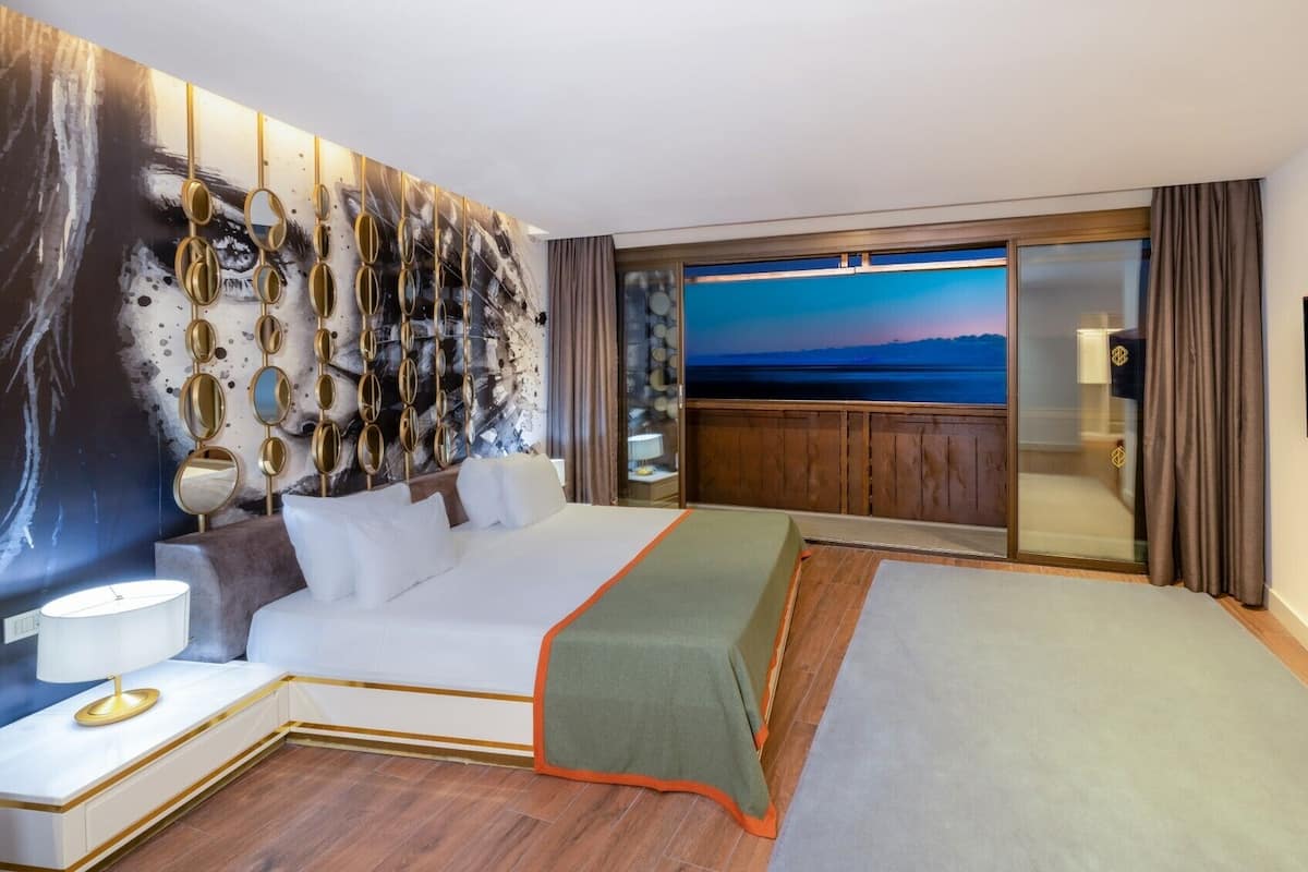 1 habitación, minibar, caja de seguridad en la habitación y escritorio