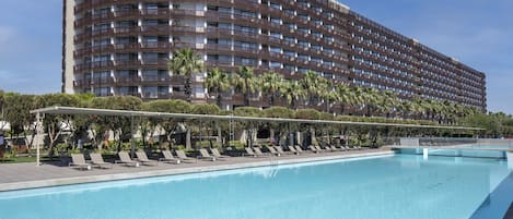 Indoor pool, 2 outdoor pools, pool umbrellas, sun loungers