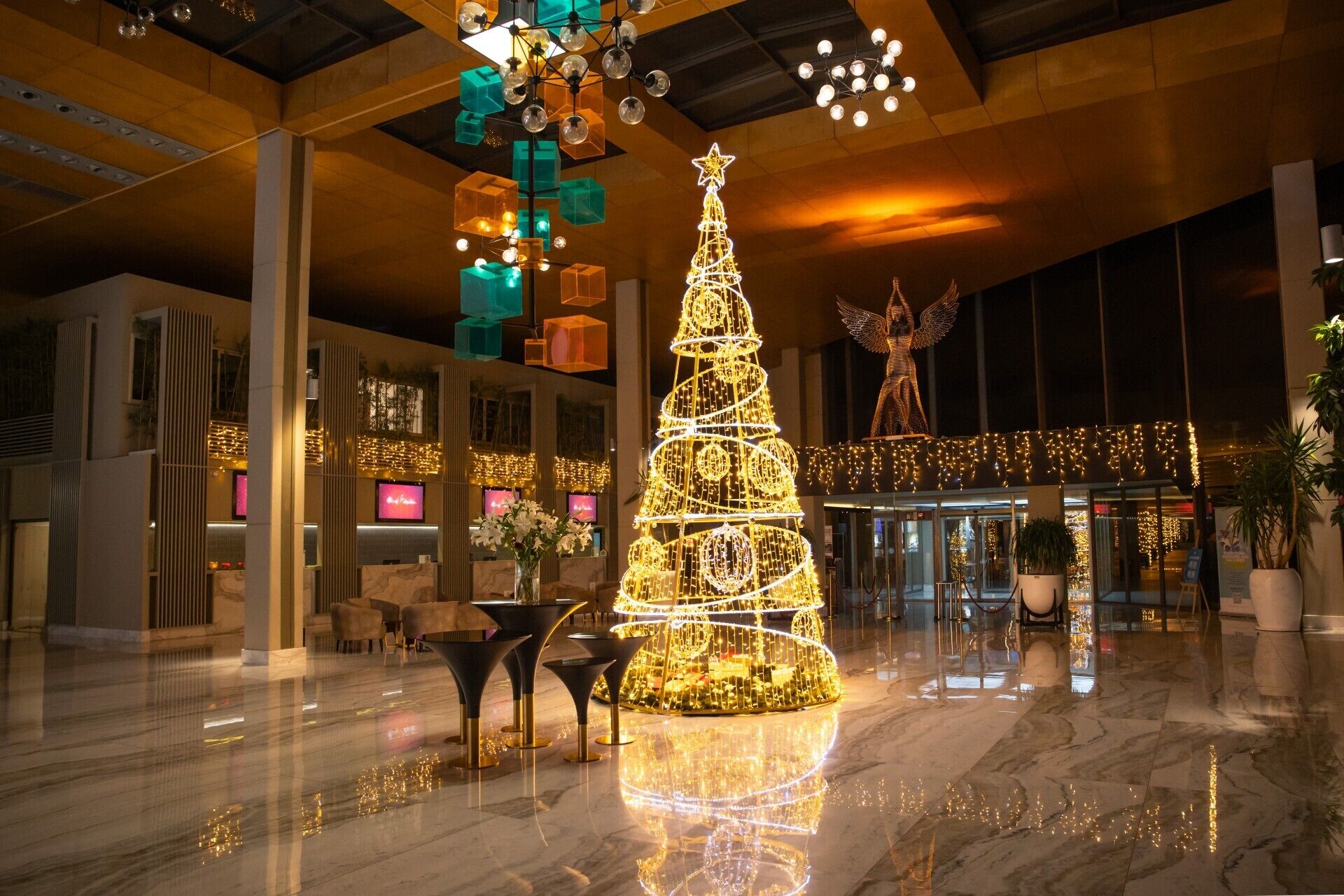 Foto - Nirvana Cosmopolitan Hotel - Convention & Sports Center