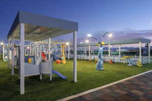 Área de juegos infantiles al aire libre