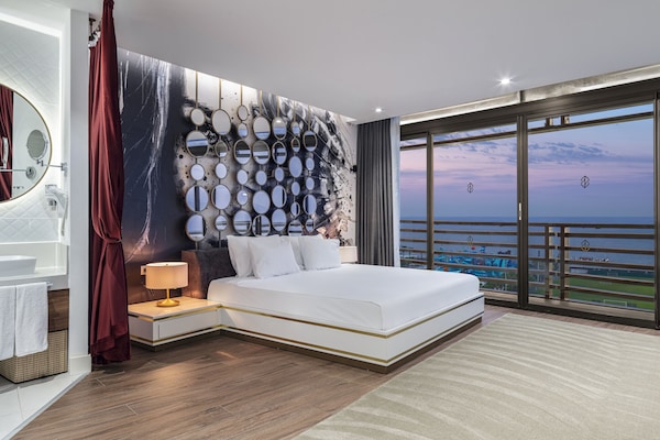 King Suite | 1 quarto, frigobar, cofres nos quartos, escrivaninha