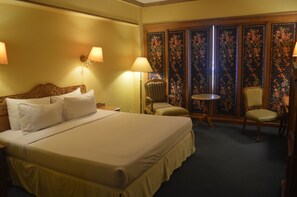 デラックス ルーム | デスク、可動式ベッド、WiFi (無料)、アラーム付き時計