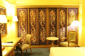 Deluxe Room | Desk, rollaway beds, free WiFi, alarm clocks