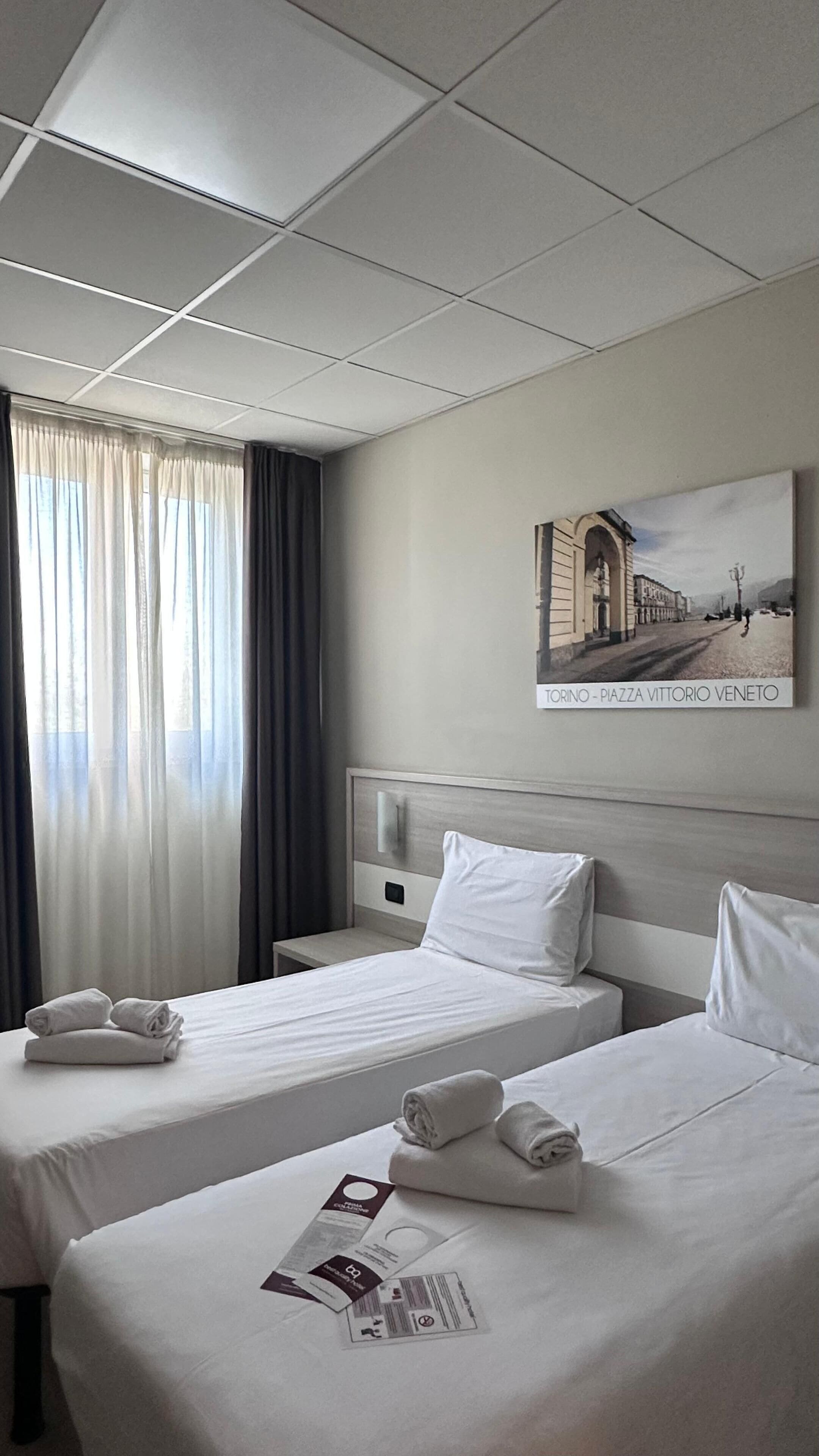 高档床上用品、羽绒被、迷你吧、客房内保险箱