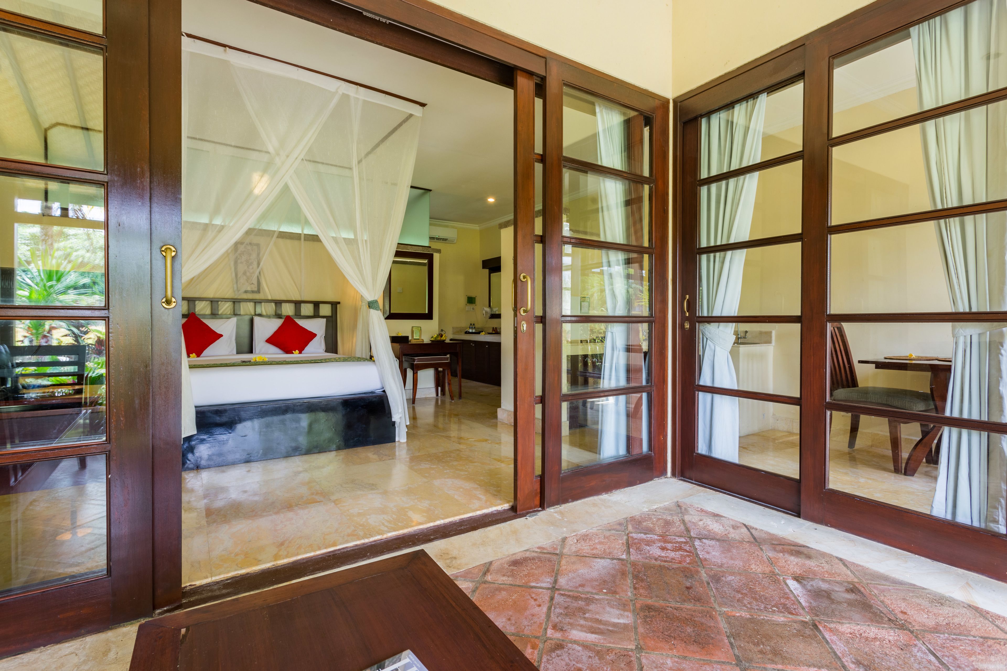 Kamar Deluks | Pemandangan dari kamar