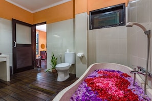 Suite | Dypt badekar