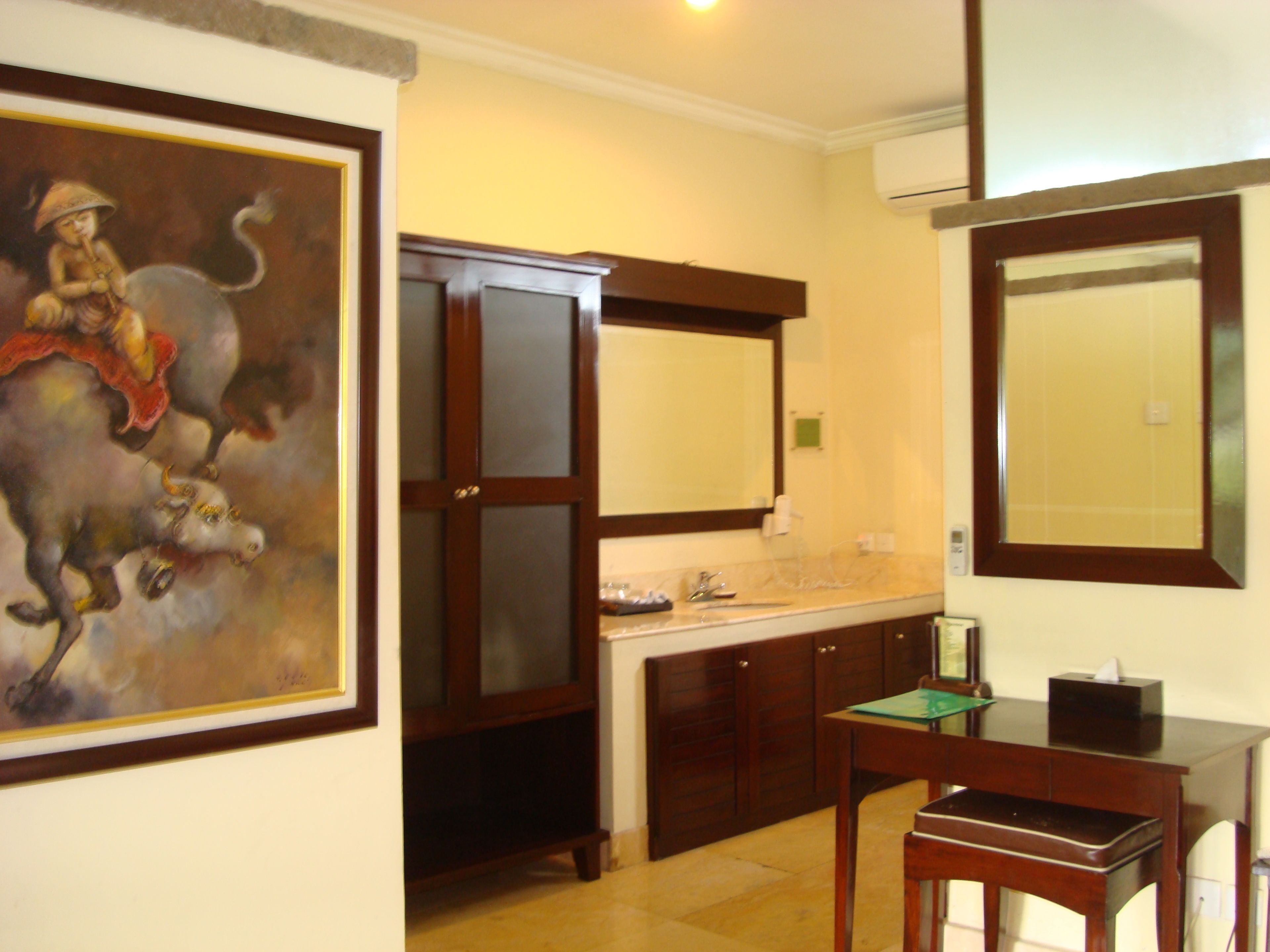 deluxe bungalow | private kitchenette | coffee/tea maker, electric kettle