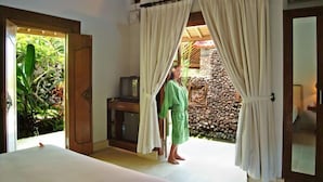 Deluxe Bungalow - Alam Asmara Dive Resort Bali (Karangasem)