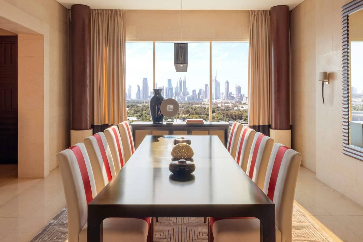 Rom – president, 1 soverom | Sengetøy av topp kvalitet, minibar, safe på rommet og skrivebord