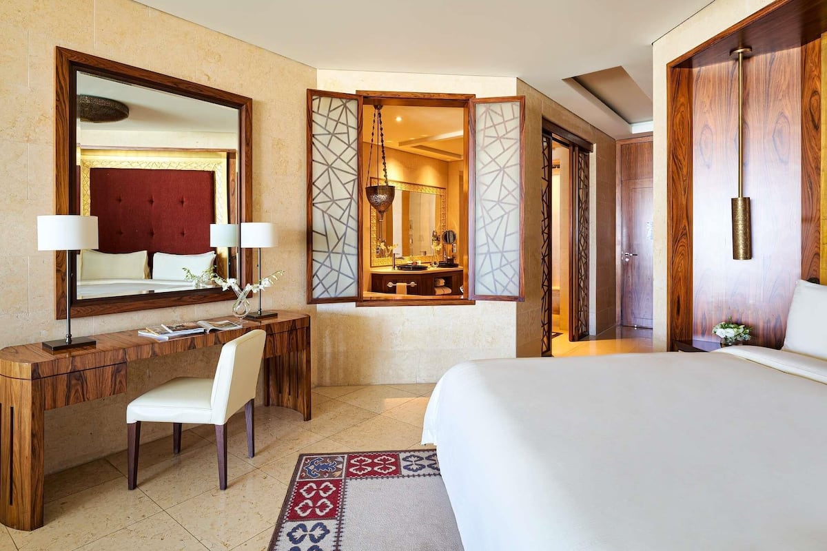Premium bedding, minibar, in-room safe, desk