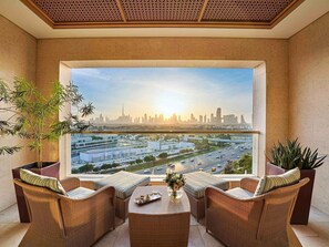 Raffles, Club Twin Room, 2 Single Beds | Premium bedding, minibar, in-room safe, desk - Raffles Dubai (Dubai)