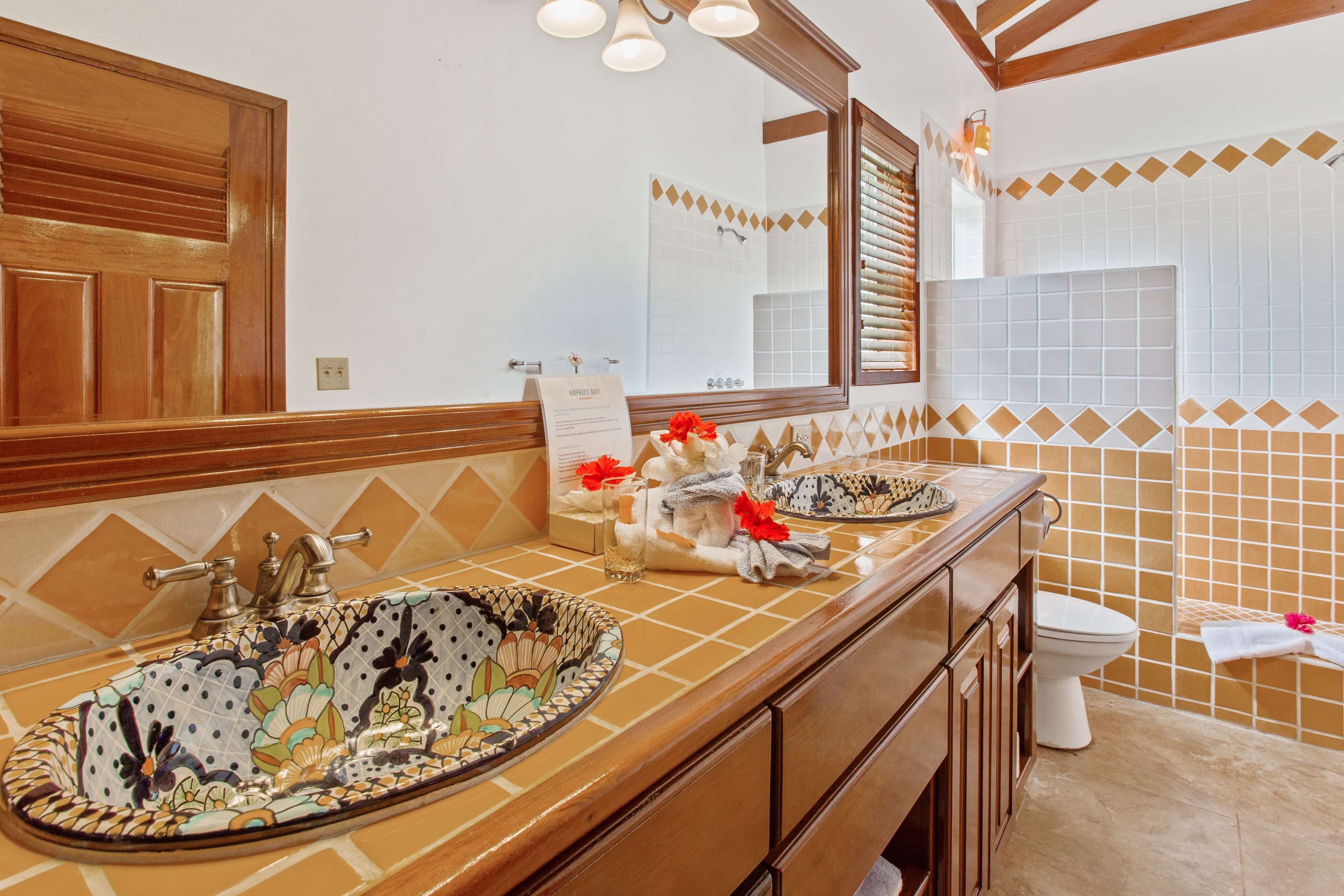 premium bedding, in-room safe, individually decorated