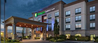 Holiday Inn Express & Suites Belleville by IHG