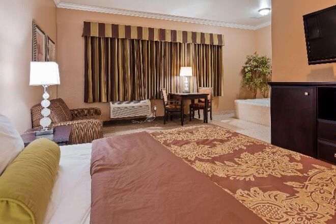 In-room safe, desk, iron/ironing board, free WiFi