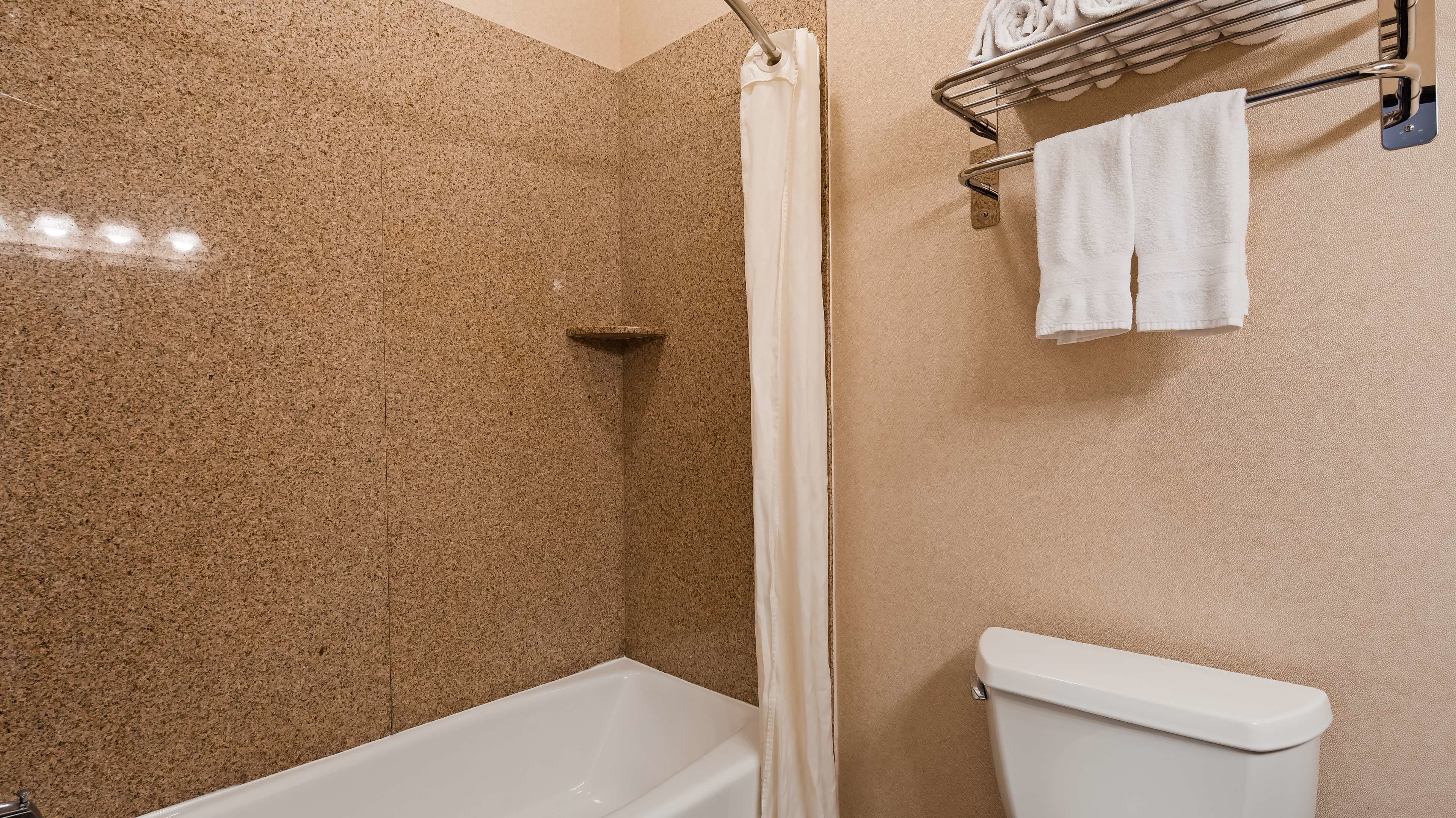 免费洗浴用品、吹风机、毛巾