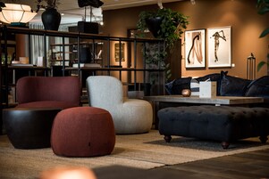 Sala de estar en el lobby