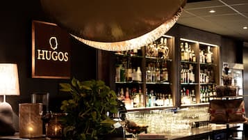 2 bares/lounges