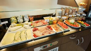 Daily buffet breakfast for a fee