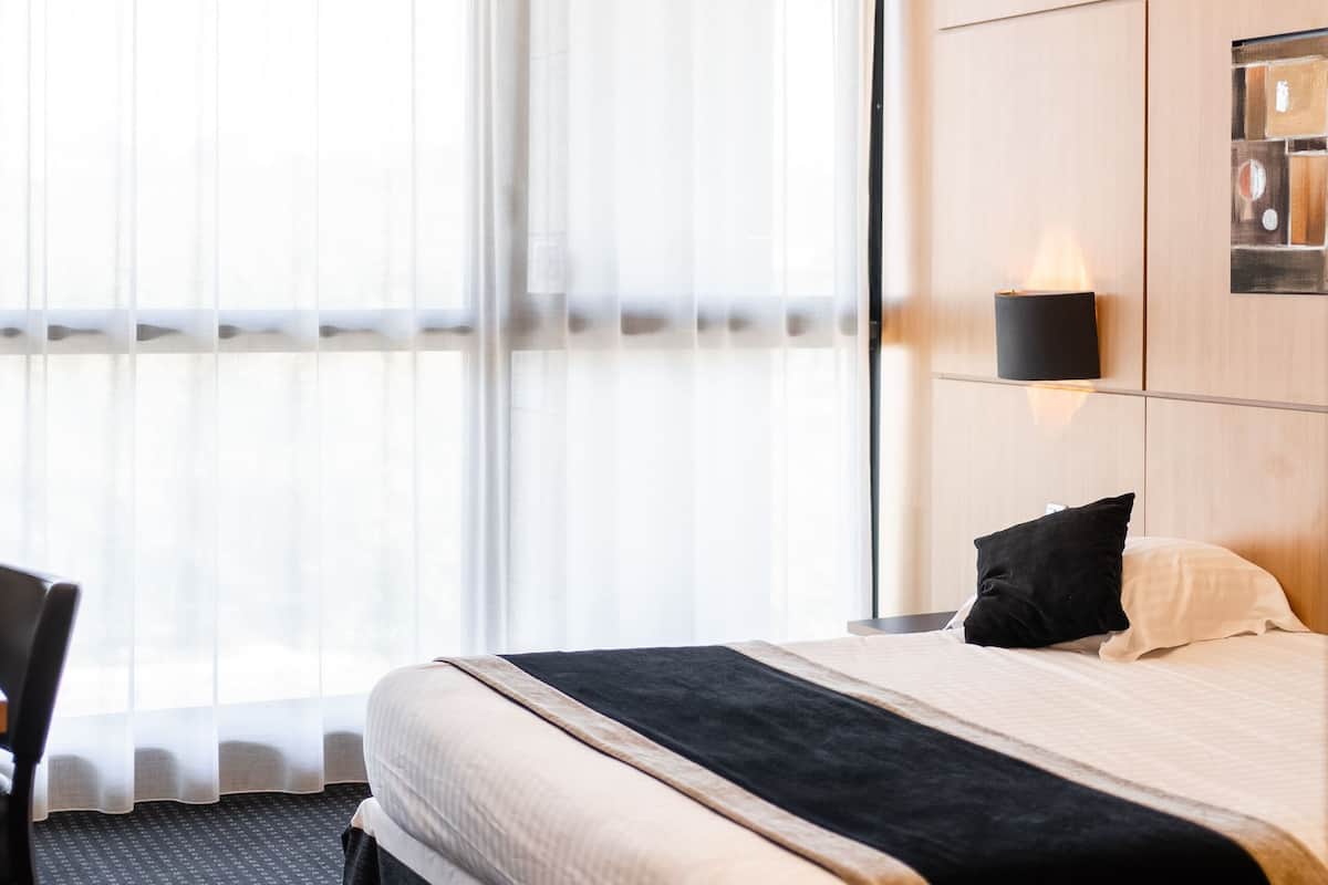 Chambre Supérieure Double ou avec lits jumeaux | Coffres-forts dans les chambres, bureau, fer et planche à repasser