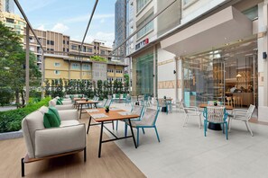 Terrace/patio - Courtyard by Marriott Bangkok (Bangkok)