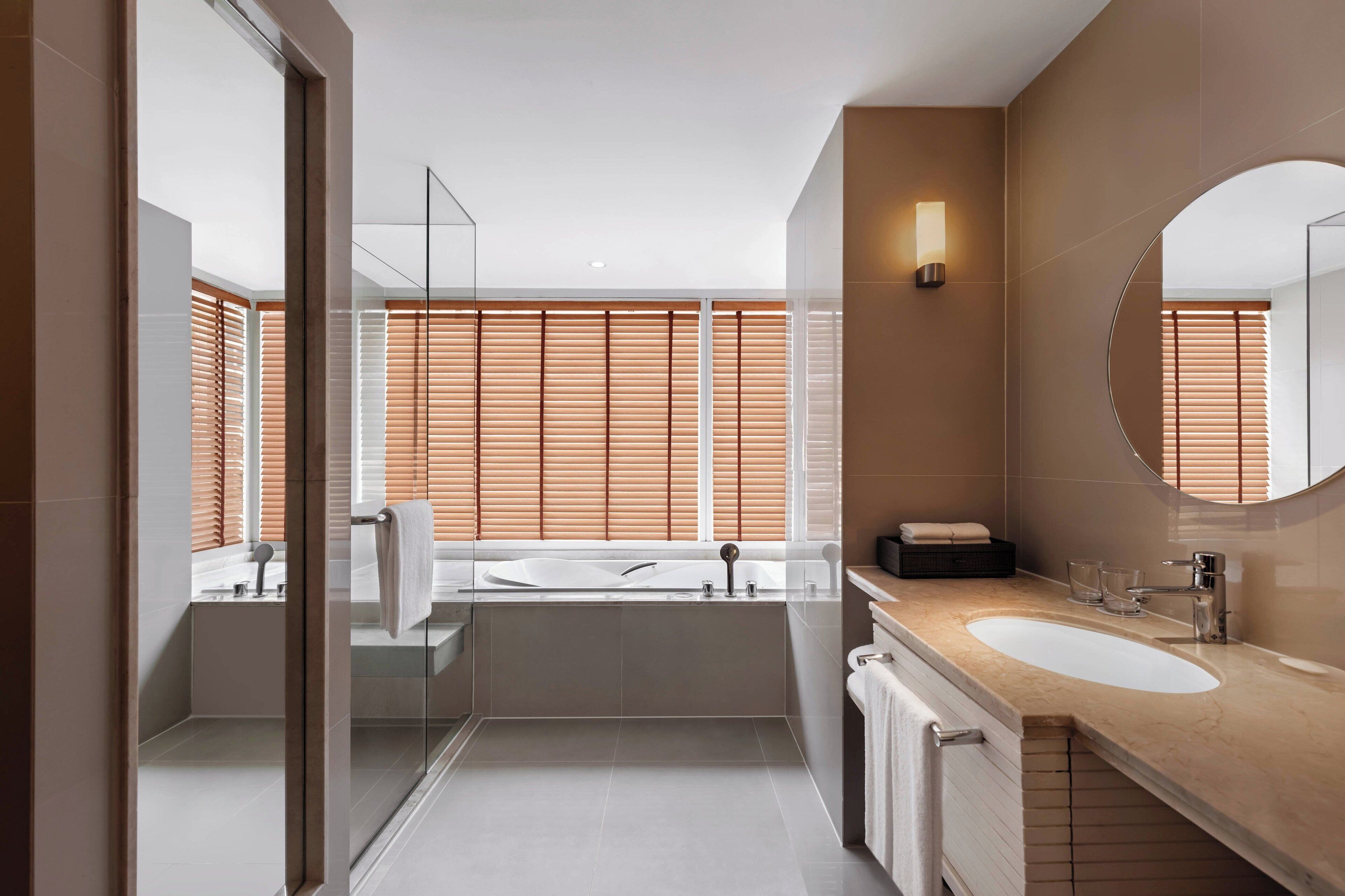 Photo - Courtyard by Marriott Bangkok