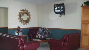 Unclassified image, 3 of 9, button - Astoria Inn (Knox)