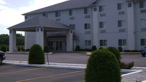 Unclassified image, 5 of 9, button - Astoria Inn (Knox)