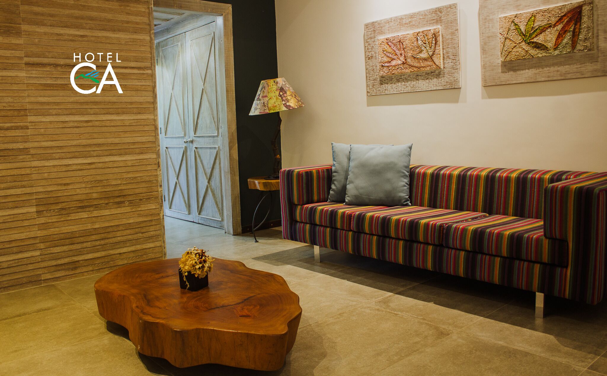 junior suite, lanai, river view (suite das aguas) | living room | 43-inch smart tv with cable channels