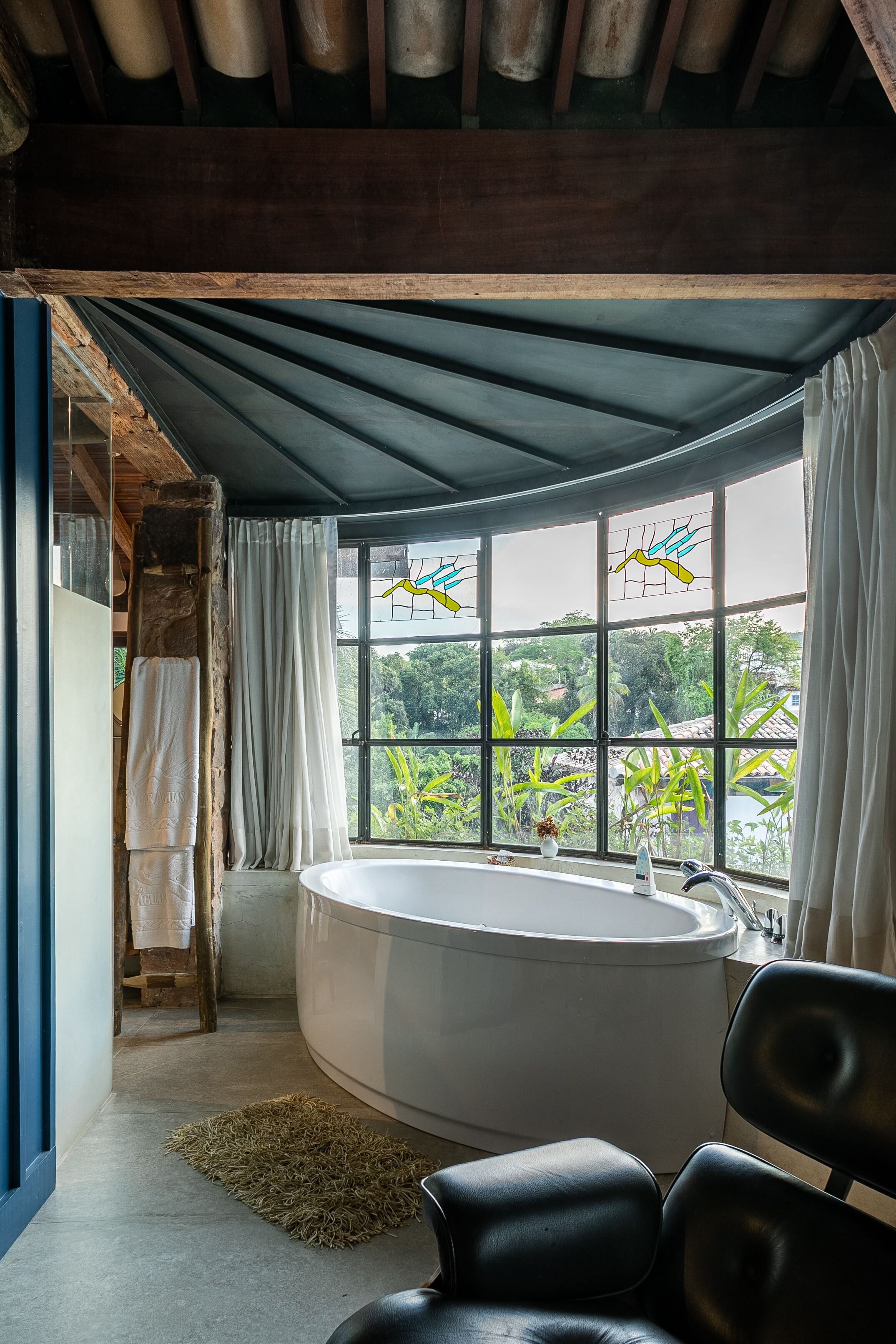 suíte duplo do canto | private spa tub